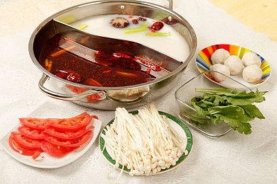 当艾沃尔遇见卡珊德拉 《刺客信条：联动故事》现已推出